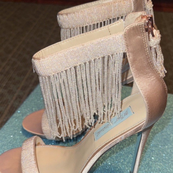 Blue by Betsey Johnson Grand Champ Satin Size 8 Worn Once - Picture 5 of 7